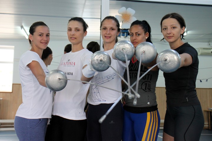 GALERIE FOTO: Echipa feminină de spadă a României se pregătește de Mondiale la Constanța