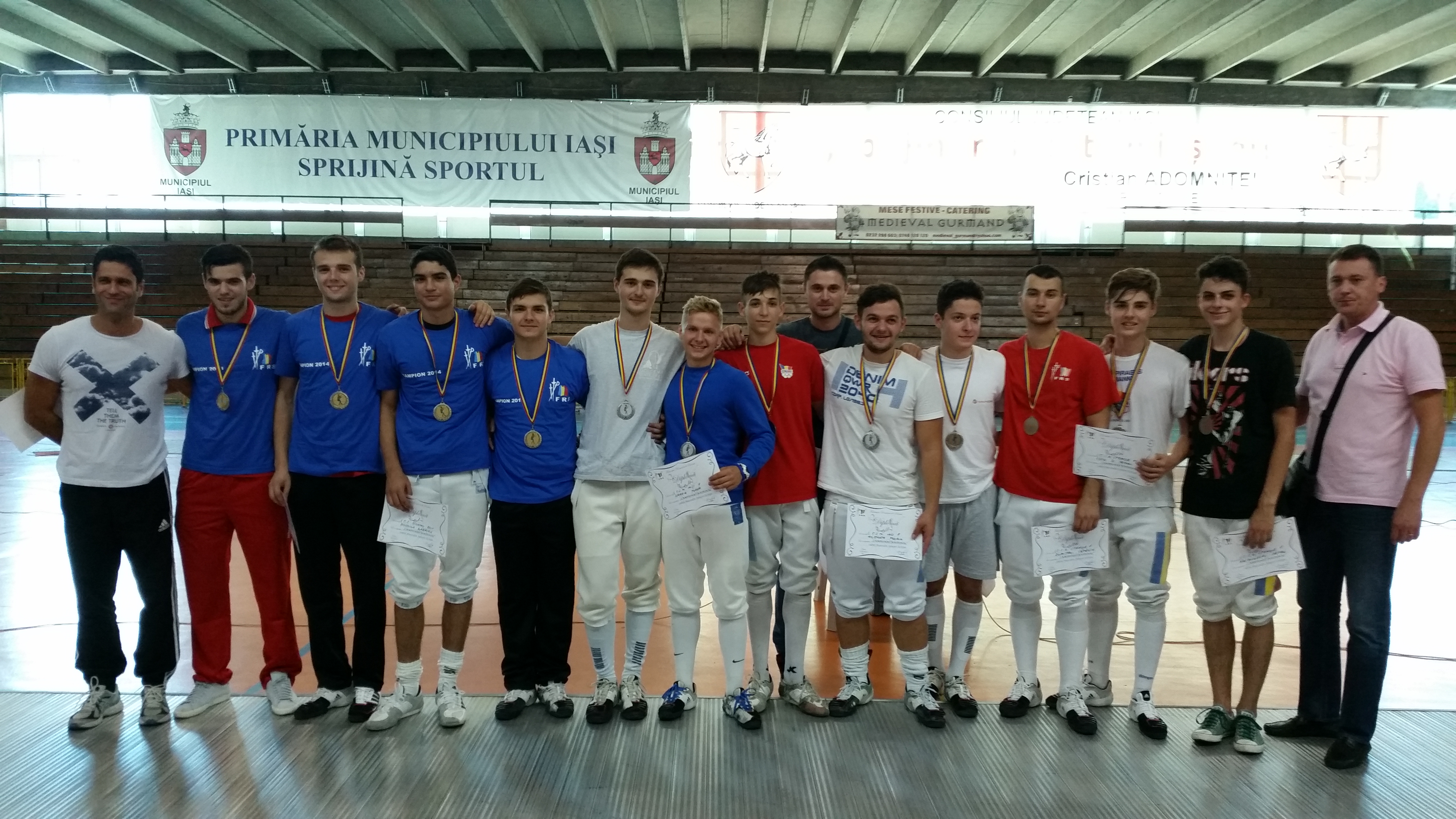 GALERIE FOTO: CS Dinamo a câștigat Campionatul Național de sabie pentru juniori, proba masculină pe echipe