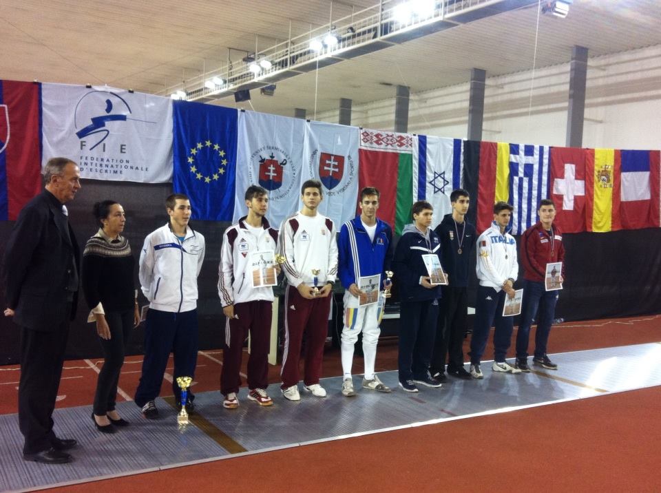 GALERIE FOTO: Adrian Dabija, locul trei la etapa de Cupă Mondială la spadă juniori de la Bratislava
