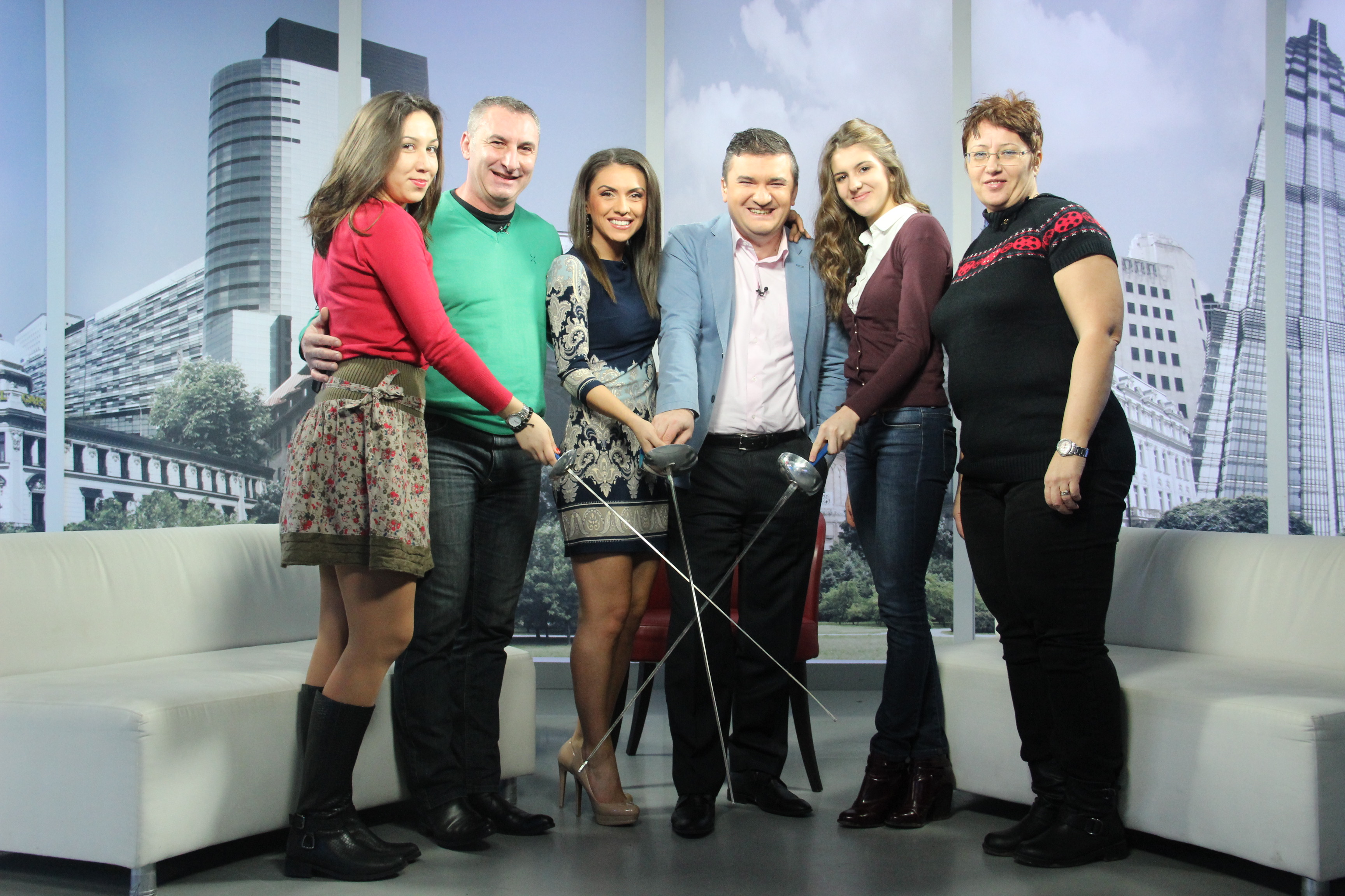 GALERIE FOTO: Mălina Călugăreanu și Alexandra Predescu au fost invitate luni la emisiunea Dimineața de știri de la Realitatea TV