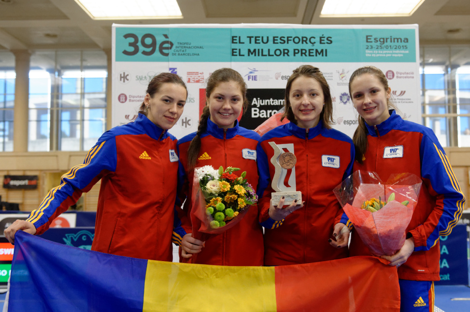 GALERIE FOTO: România, medalie de bronz la etapa de Cupă Mondială la spadă seniori, proba feminină pe echipe, din Barcelona