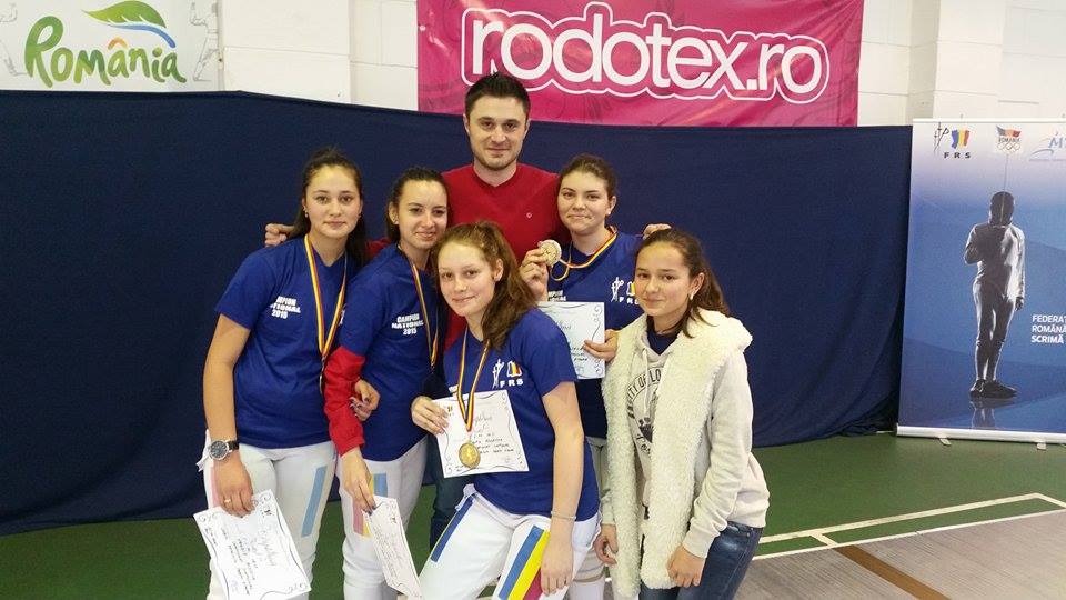 GALERIE FOTO: CSM Iași a câștigat Campionatul Național de sabie cadeți, proba feminină pe echipe