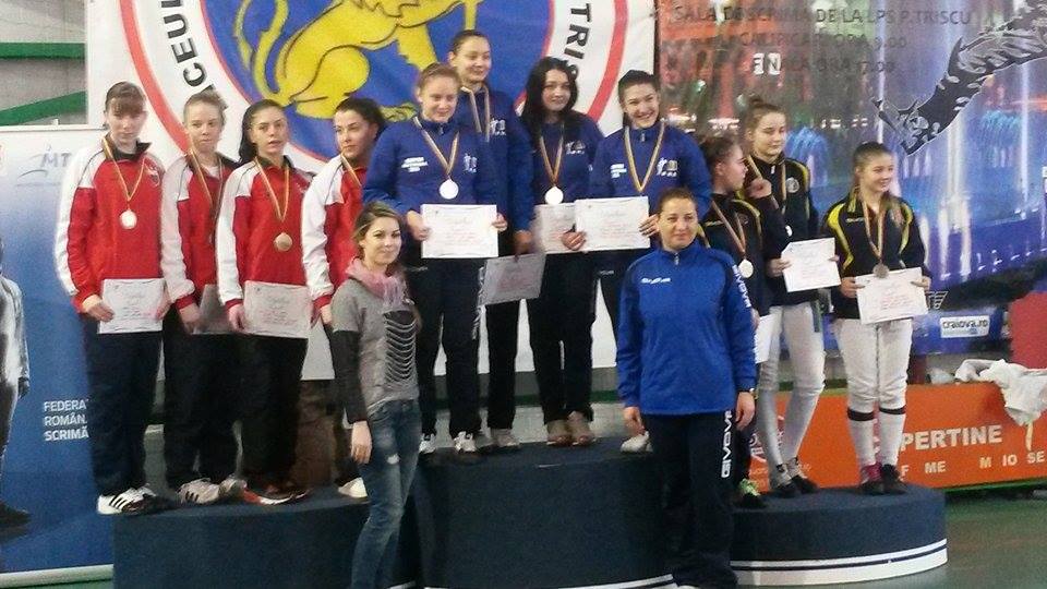 GALERIE FOTO: LPS Craiova1 a câștigat Campionatul Național de spadă juniori, proba feminină pe echipe