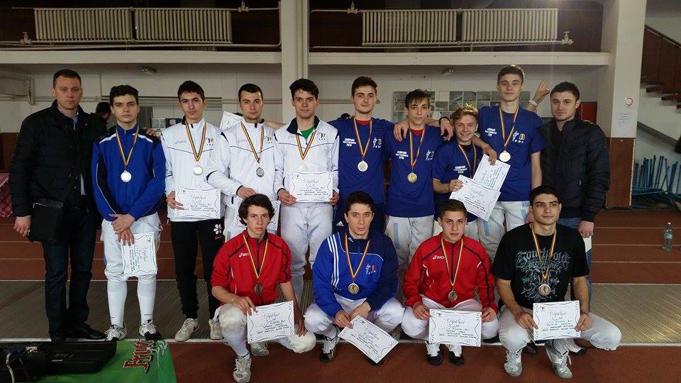 GALERIE FOTO: CSM Iași1 a câștigat Campionatul Național de sabie juniori, proba pe echipe la masculin