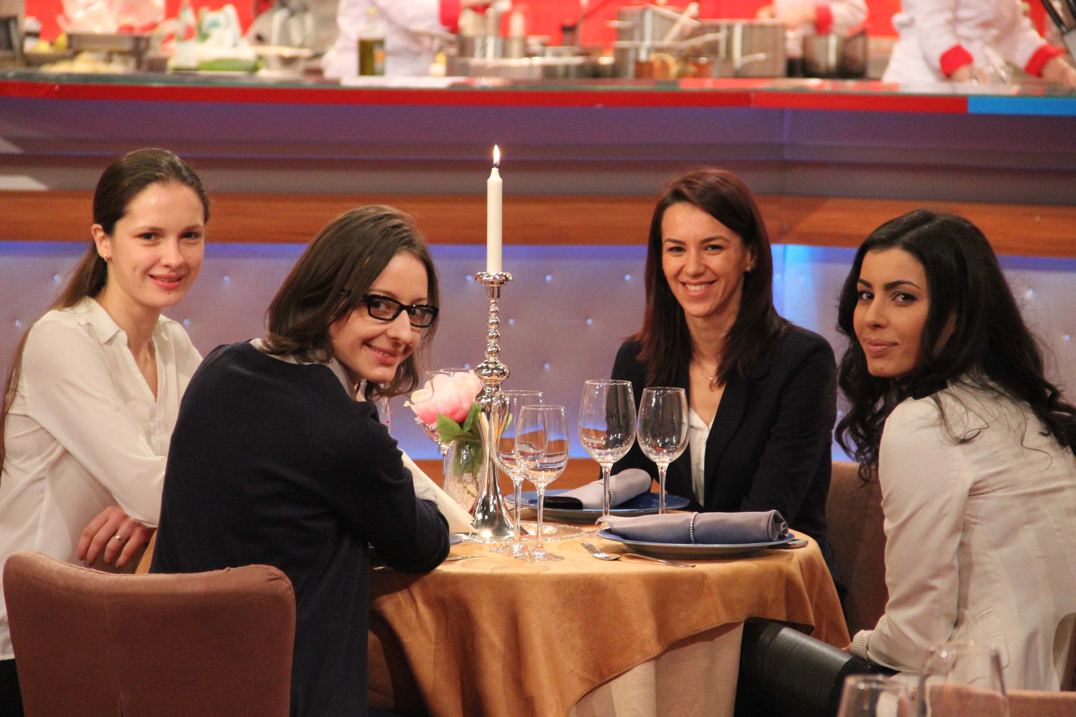 GALERIE FOTO: Ana Maria Brânză, Simona Gherman, Loredana Dinu și Simona Pop, invitate speciale în emisiunea Hell’s Kitchen de la Antena 1