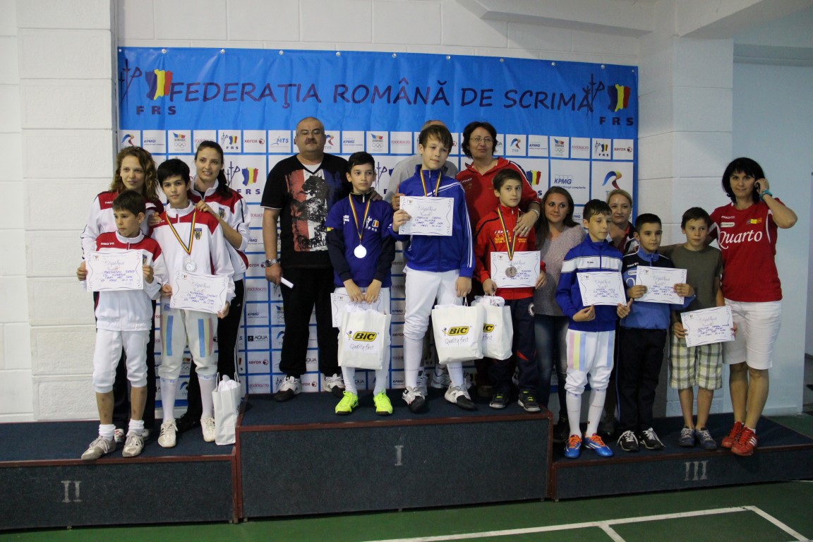 Florin Mirică (CS UNEFS) a câștigat medalia de aur la Campionatul Național de scrimă pentru copii, în proba de spadă masculin, categoria 10-11 ani