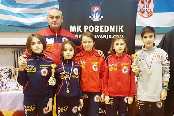 Trei clasări pe podium pentru sportivii de la ACS Stesial la Pobednik Cup la spadă pentru copii de la Belgrad