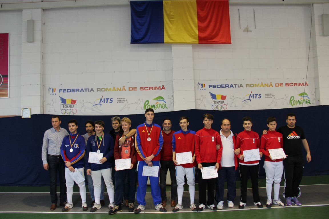 Matei Aniculoesei (CSA Steaua) a câștigat medalia de aur la Campionatul Național de sabie pentru juniori de la București, în proba masculină la individual