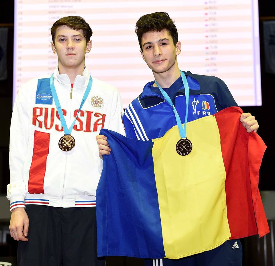 Silviu Roșu (CSA Steaua) a câștigat medalia de bronz în proba de floretă masculin cadeți individual de la Campionatul European pentru cadeți și juniori de la Novi Sad