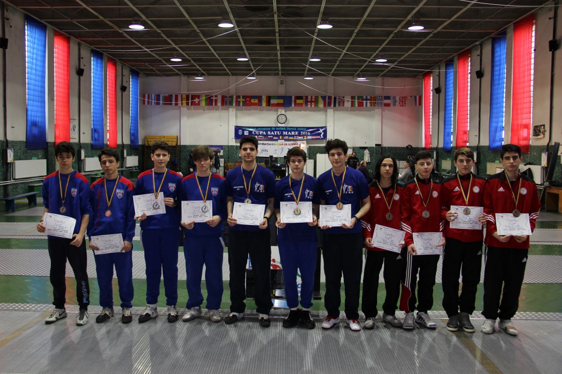CSA Steaua1 a câștigat medaliile de aur la Campionatul Național de floretă pentru cadeți de la Satu Mare, în proba masculină pe echipe