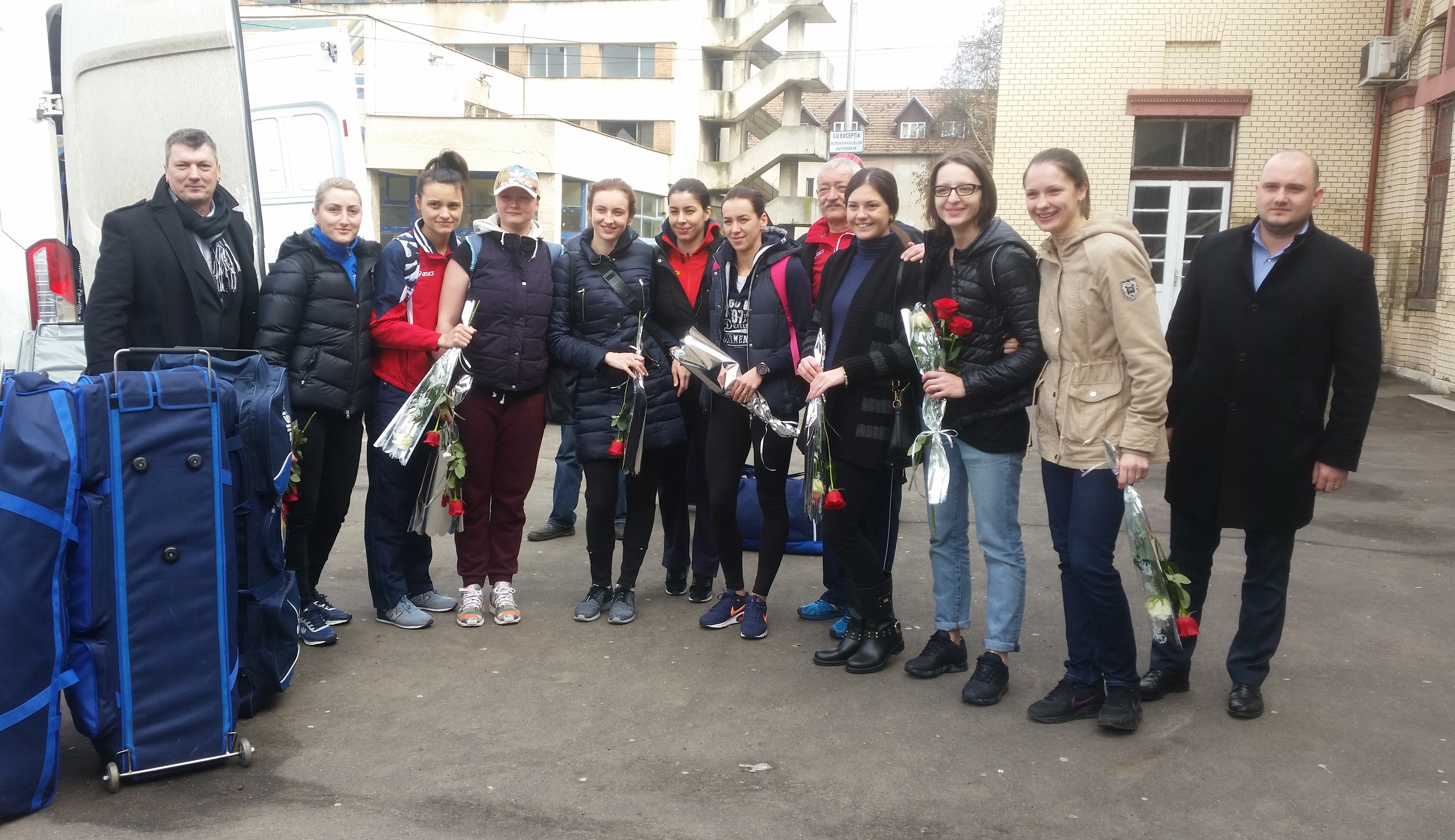 Lotul de spadă feminin al României a fost primit cu flori la Satu Mare. Ana Maria Popescu: „Am amintiri frumoase de la Satu Mare. Aici am câștigat primele medalii!”