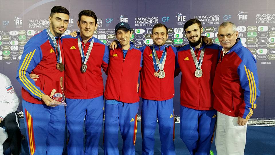 România a cucerit medaliile de bronz la Campionatul Mondial de la Rio de Janeiro, în proba de sabie echipe masculin