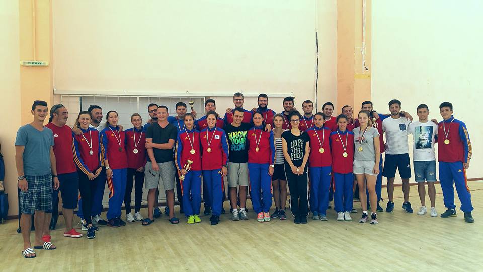România a câștigat probele de spadă, floretă și sabie la echipe mixte din cadrul Campioantului Balcanic de scrimă seniori de la Varna