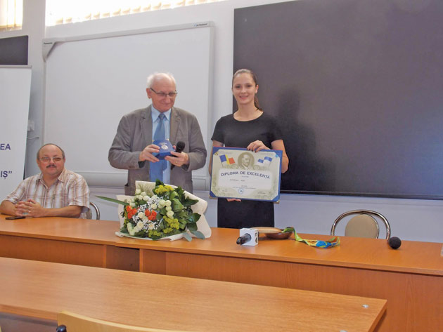 Simona Pop a primit joi o diplomă de excelență din partea Universității de Vest ”Vasile Goldiș”, Filiala Satu Mare