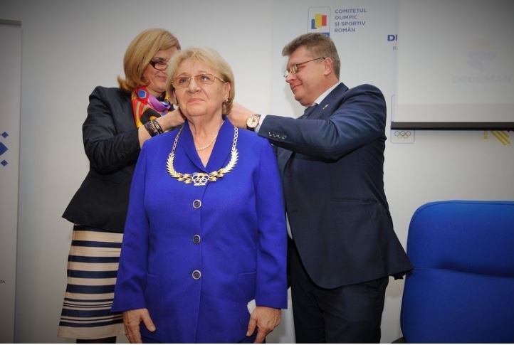 Doamna Ana Pascu a primit marți Colanul de Aur al Comitetului Olimpic și Sportiv Român pentru întreaga activitate