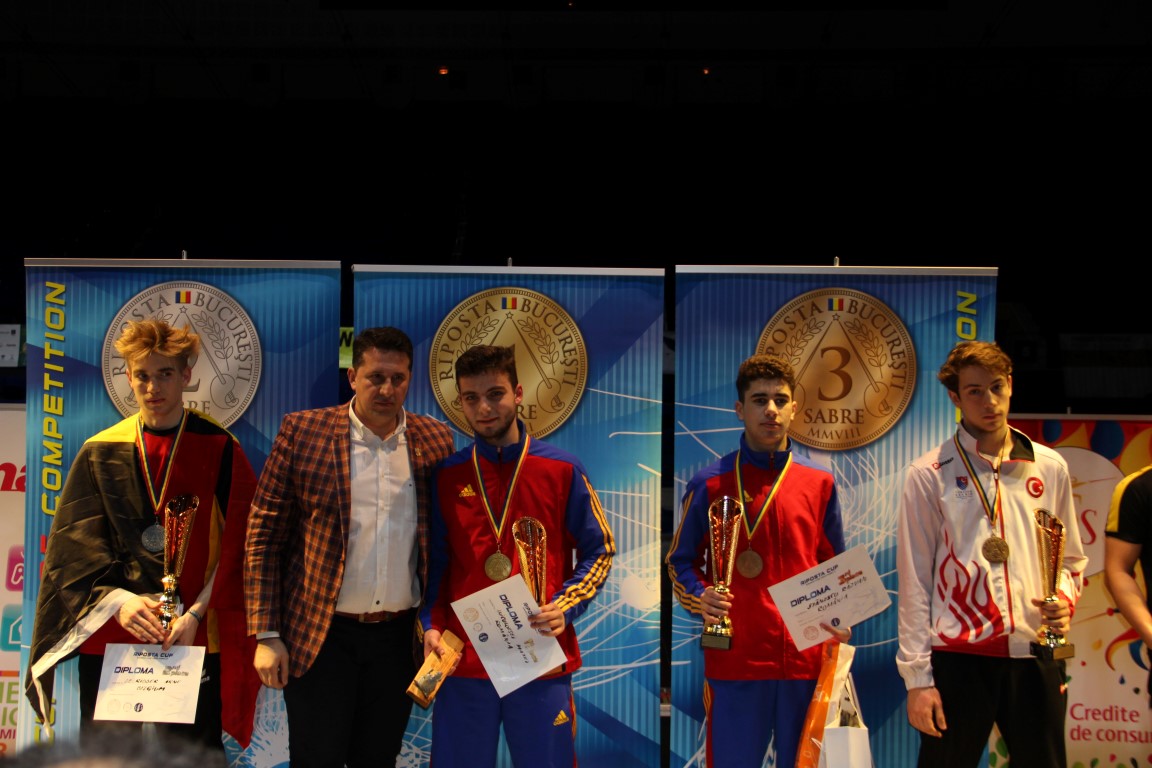 Matei Aniculoesei (CSA Steaua) a câștigat Cupa Riposta de la București, ediția 2017 – etapă din Circuitul European de sabie cadeți masculin individual