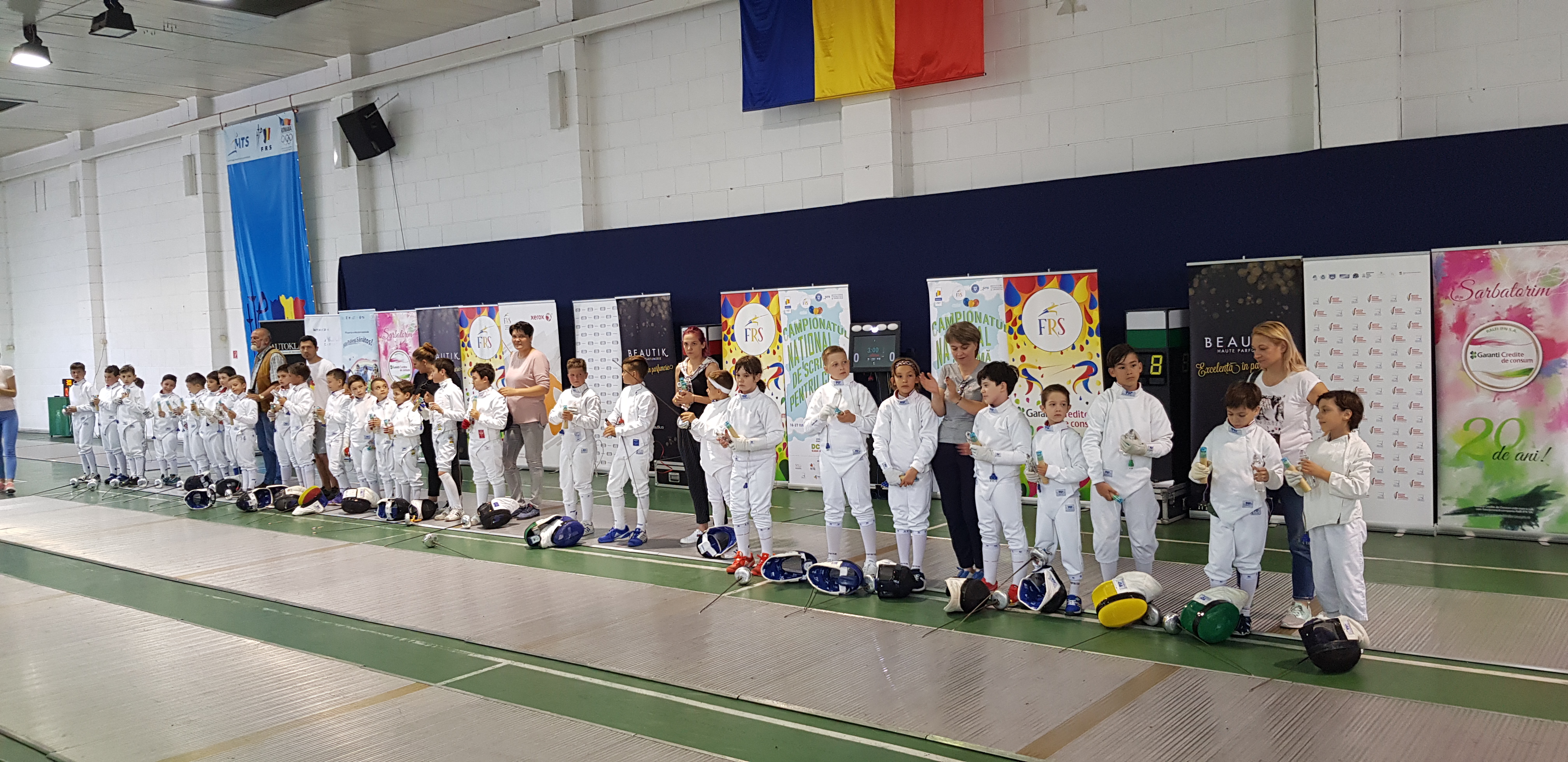 LIVE: Campionatul Național de scrimă pentru copii de la București, ediția 2018, ziua 2: azi au loc probele de spadă masculin la 8-9 ani și pe echipe