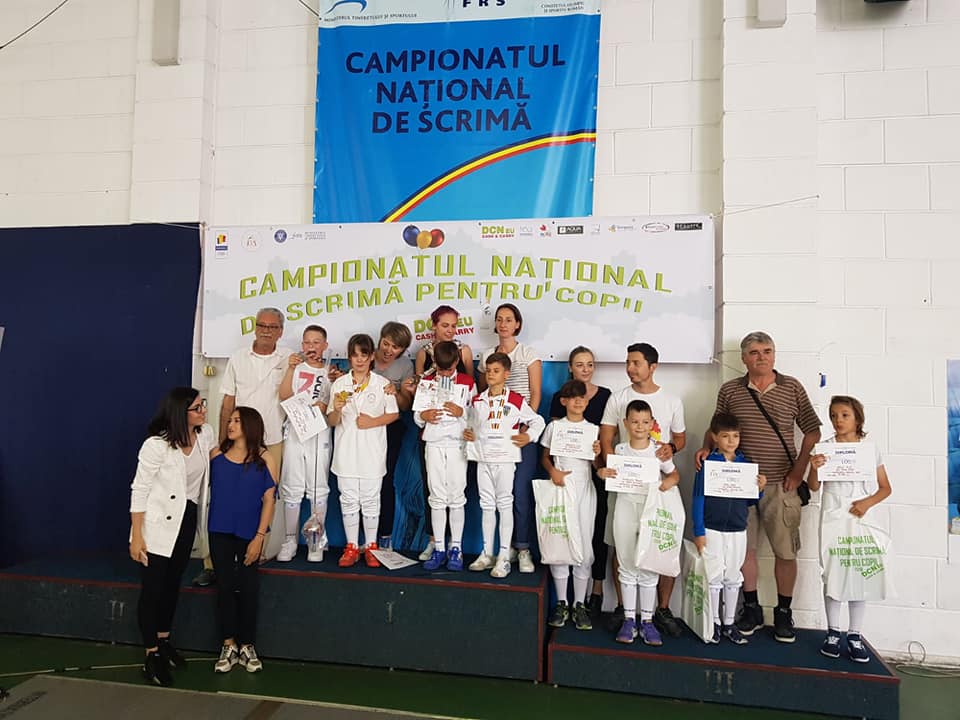 Mihai Slave (ACS Prima Spadă) a câștigat Campionatul Național de scrimă pentru copii de la București, ediția 2018,  în proba de spadă masculin, categoria 8-9 ani
