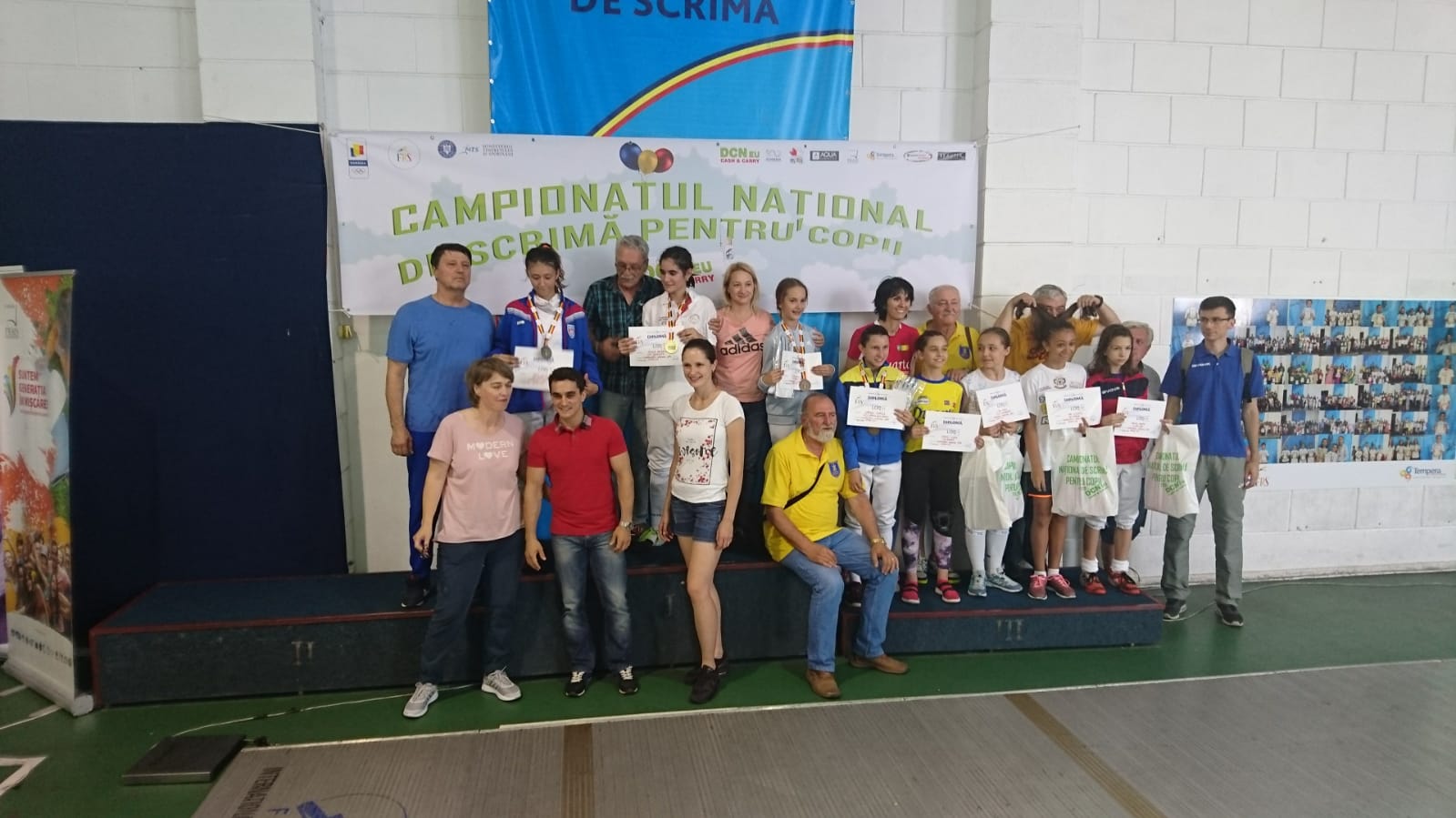 Andreea Niculai (CSS1 Constanța) a câștigat Campionatul Național de scrimă pentru copii de la București, ediția 2018, în proba de spadă feminin, categoria 12-13 ani