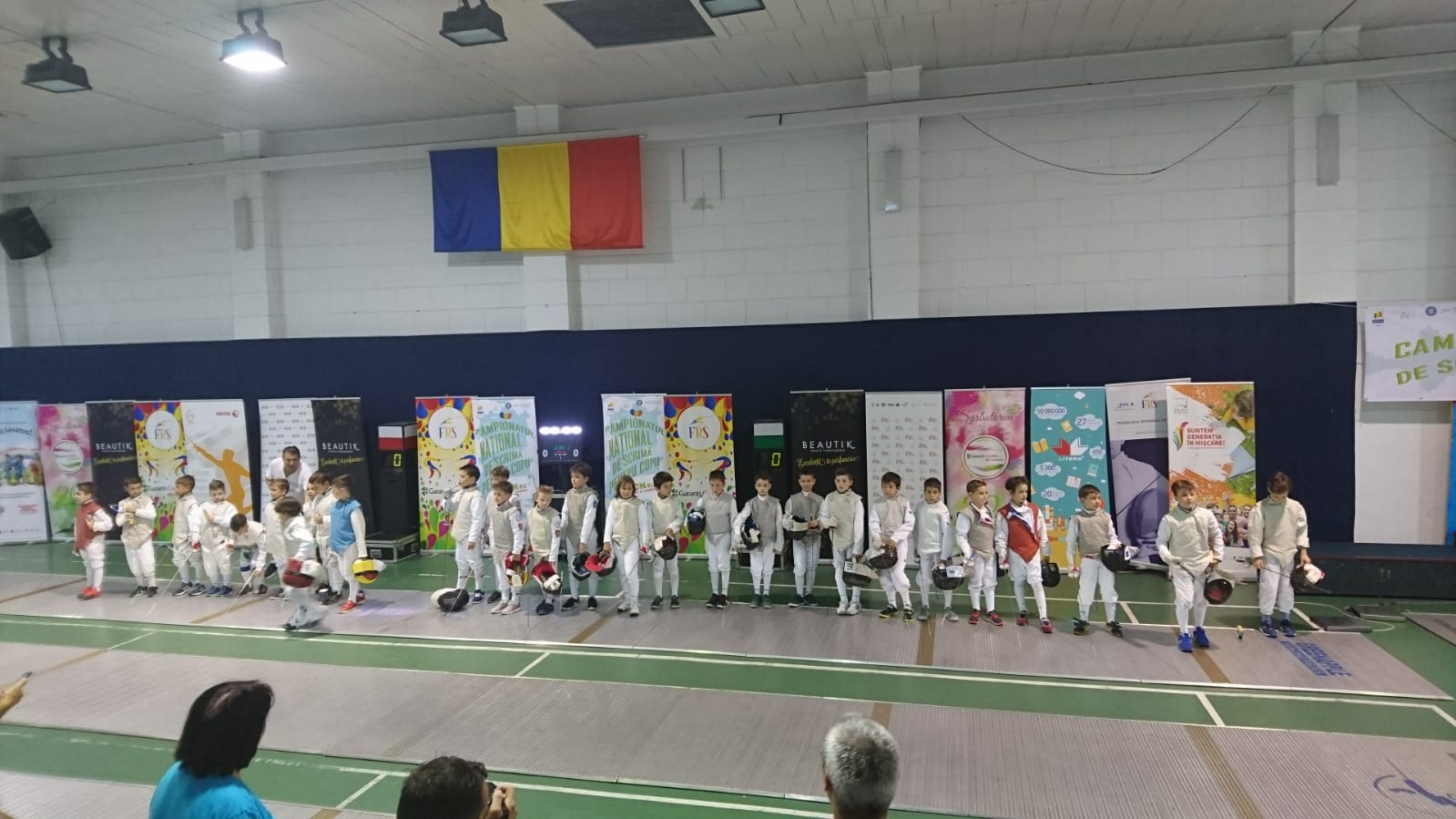 LIVE: Campionatul Național de scrimă pentru copii de la București, ediția 2018, ziua 6: azi au loc probele de floretă masculin la 8-9 ani și pe echipe