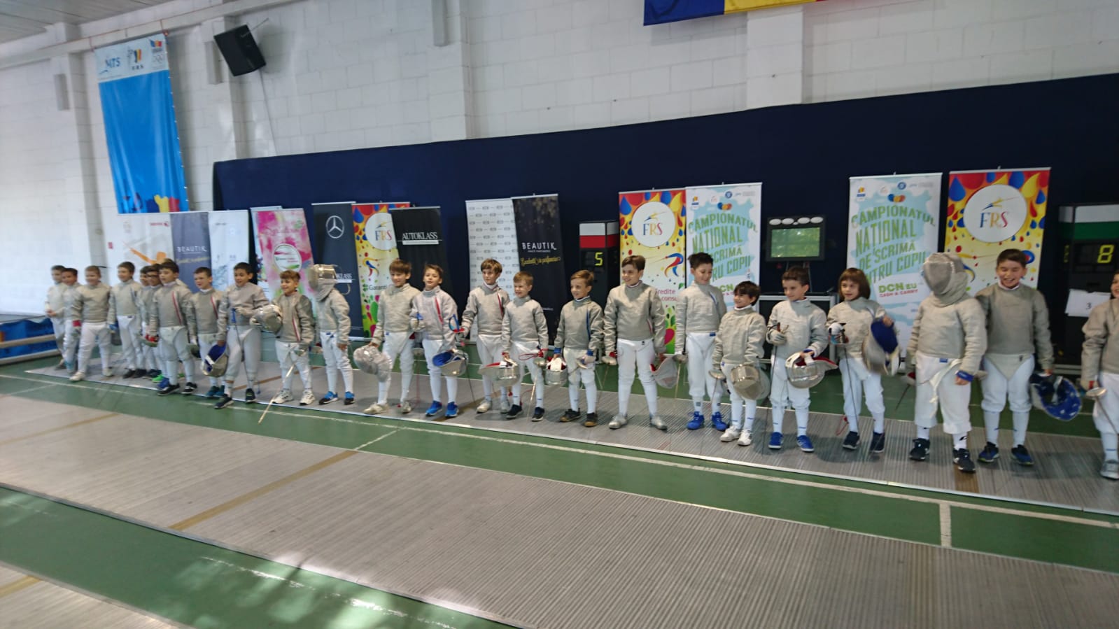 LIVE: Campionatul Național de scrimă pentru copii de la București, ediția 2018, ziua 10: azi au loc probele de sabie masculin la 8-9 ani și pe echipe