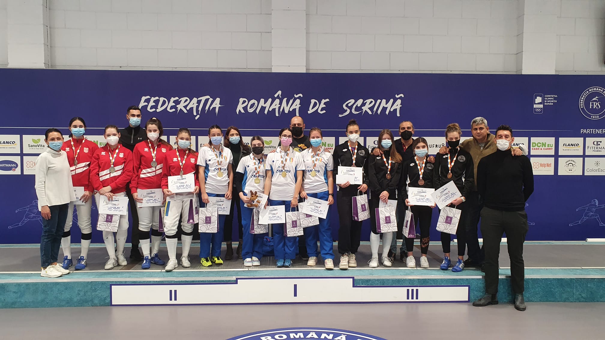 Steaua a câștigat titlul național feminin la sabie tineret echipe!