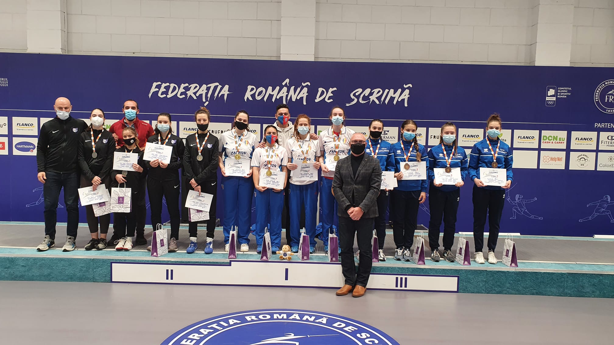 Steaua a câștigat titlul național pe echipe la floretă feminin tineret!
