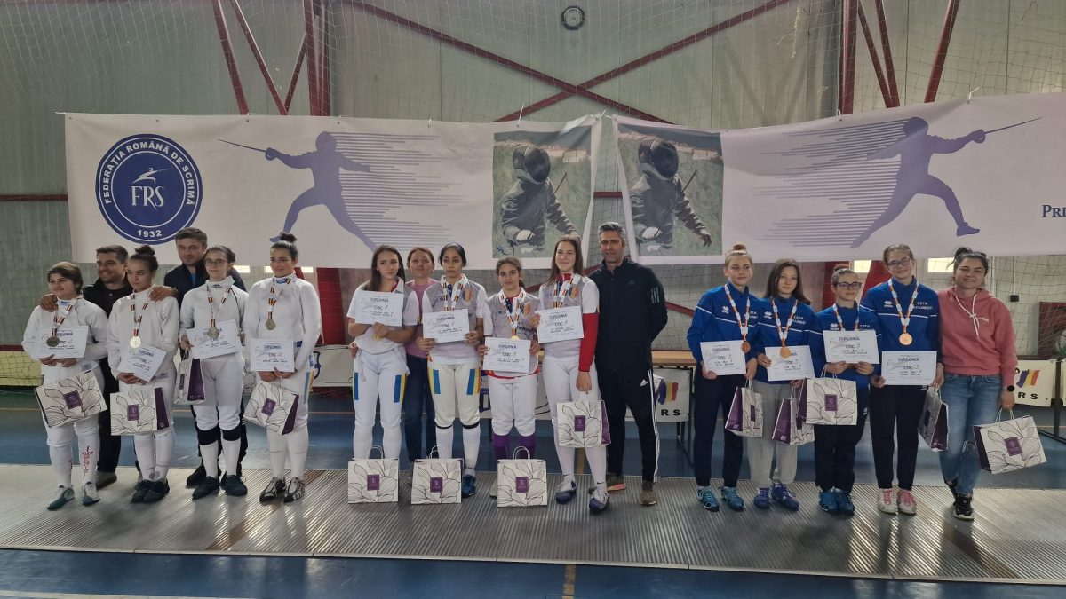 Dinamo a câștigat titlul la sabie U15 feminin