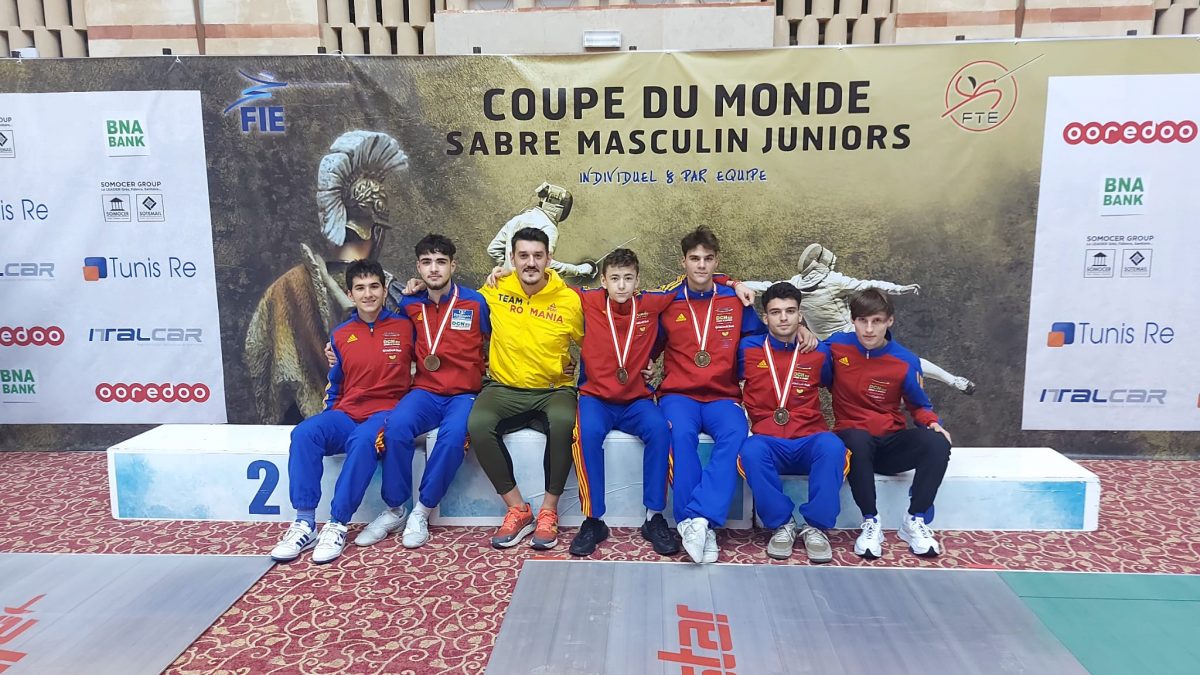 Echipa masculină de sabie juniori a României – locul 3 în Tunisia