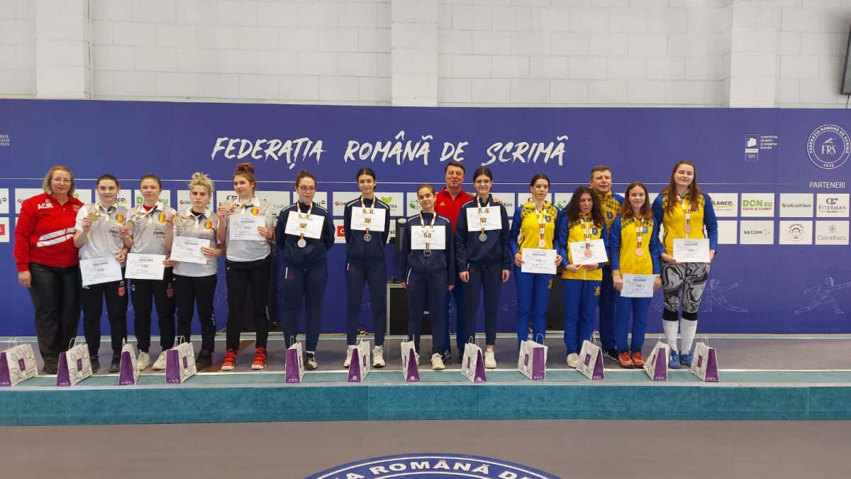 CS Dinamo este campioana fetelor la spadă tineret echipe