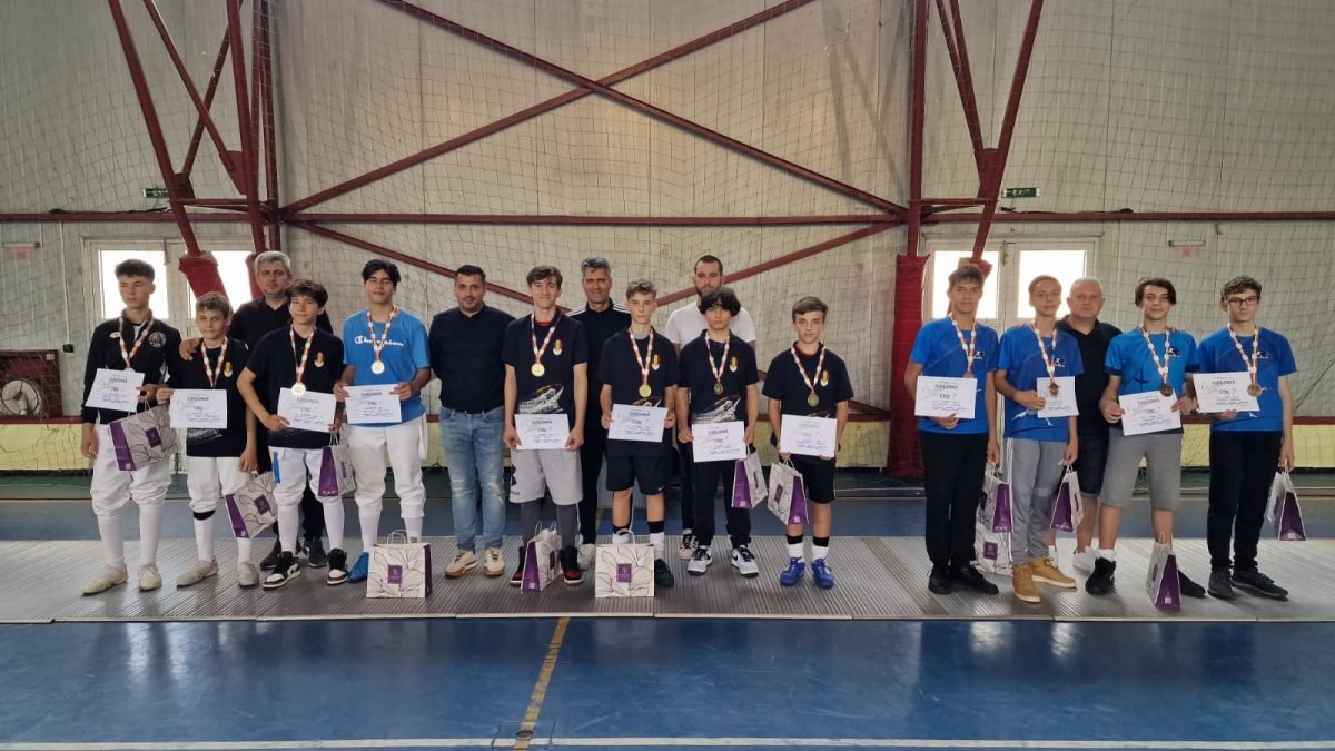 CS Dinamo 1 a câștigat titlul național U15 la sabie speranțe echipe