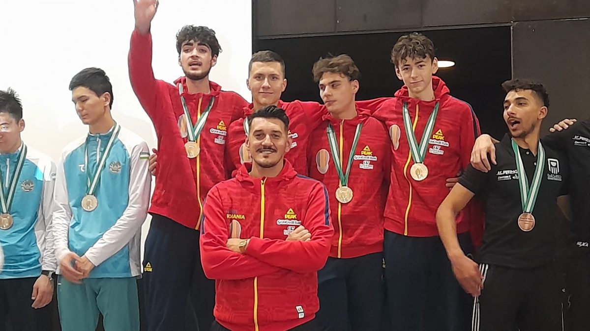 Aur pentru echipa masculină de sabie juniori a României la Tunis!