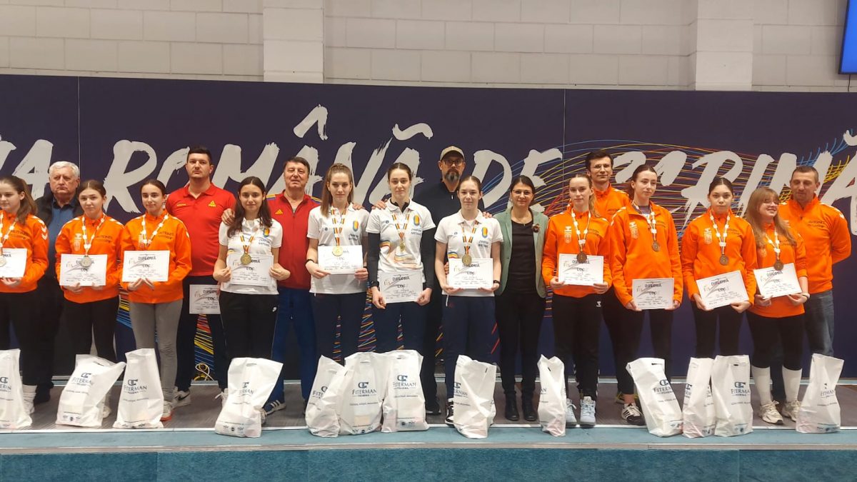 CSA Steaua este campioana fetelor la cadeți, în proba feminină de spadă echipe.