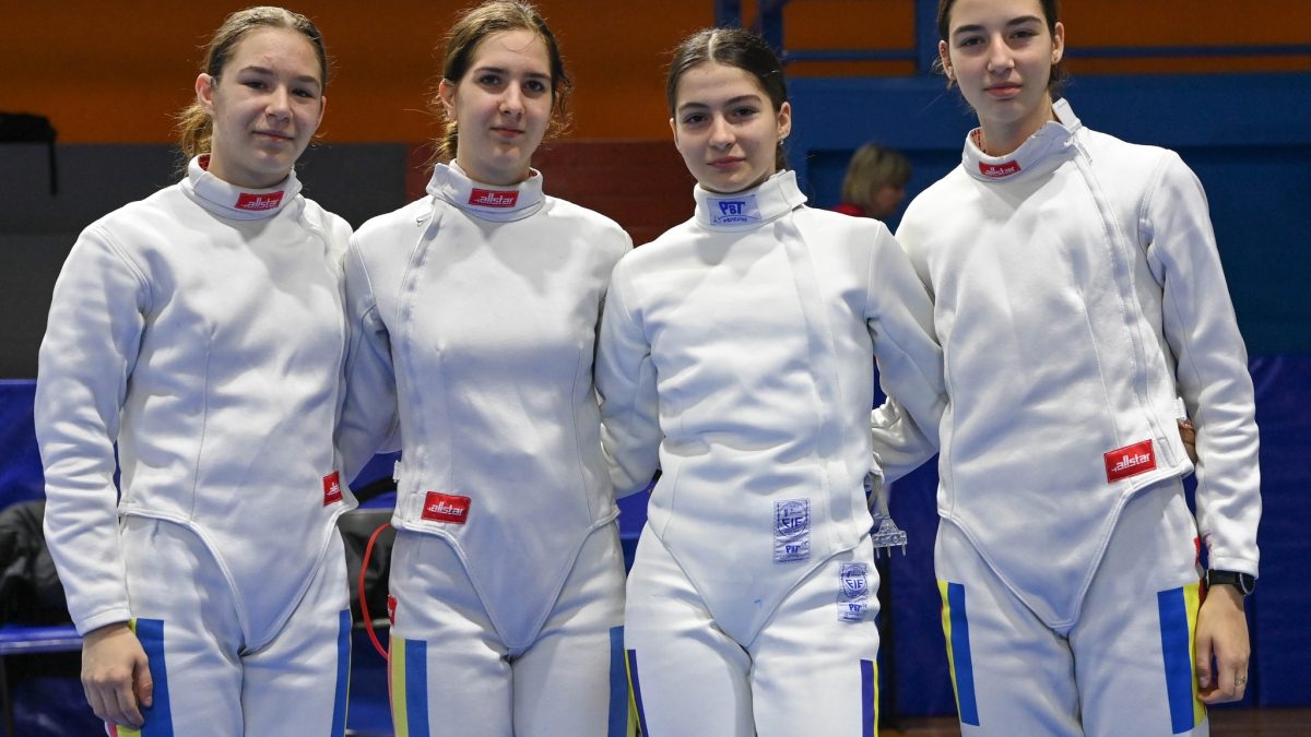 Napoli 2024: România a fost a 9-a la spadă echipe feminin, cadete