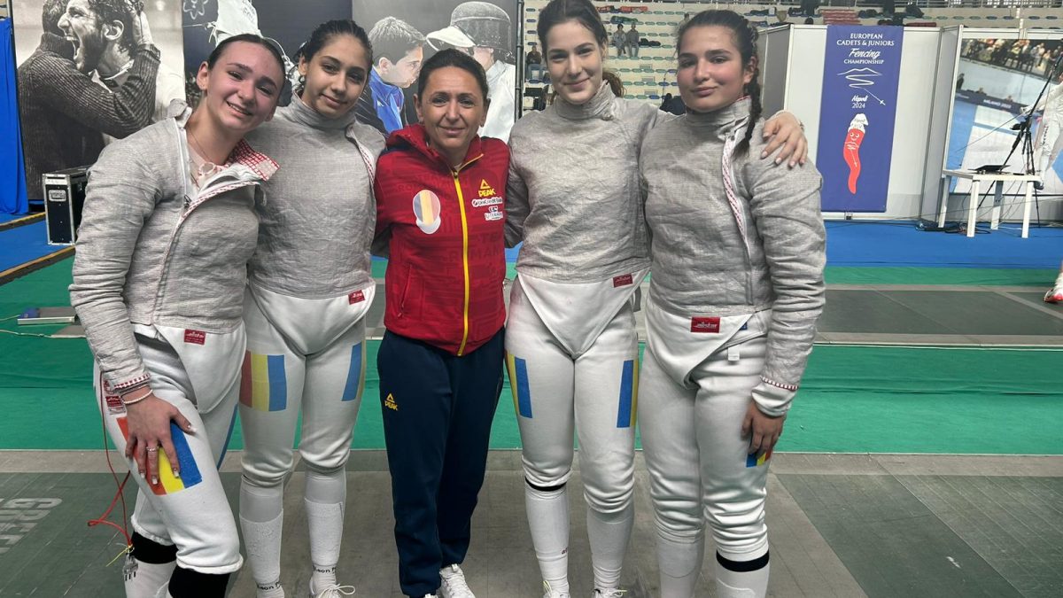 Napoli 2024: Locul 5 pentru echipa feminină de sabie cadete a României!