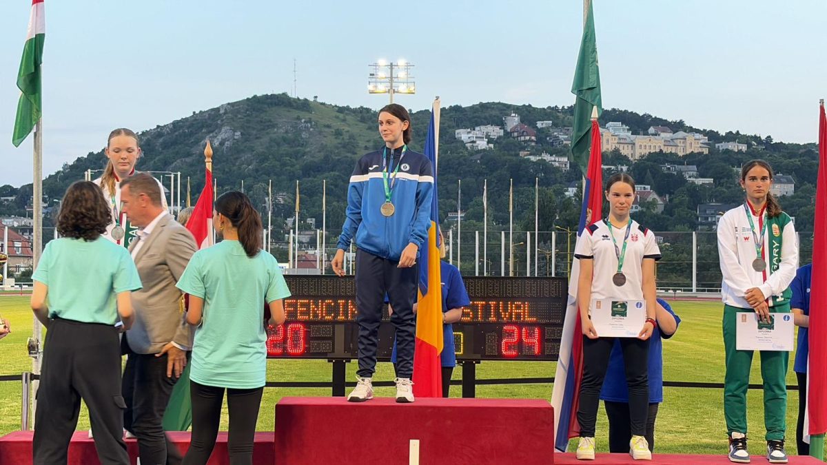 Aur pentru Ariana Covaci la Budapesta, în concursul U14 de spadă feminin
