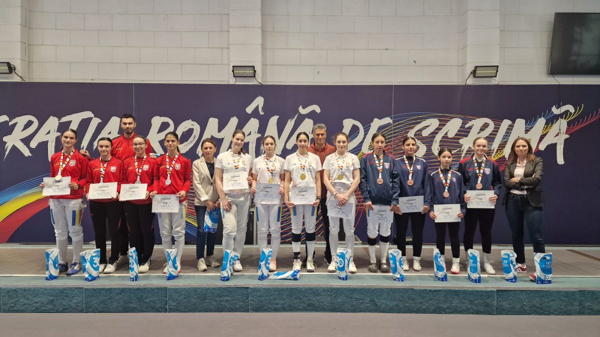 CS Dinamo București 1 a cucerit titlul național la sabie feminin echipe