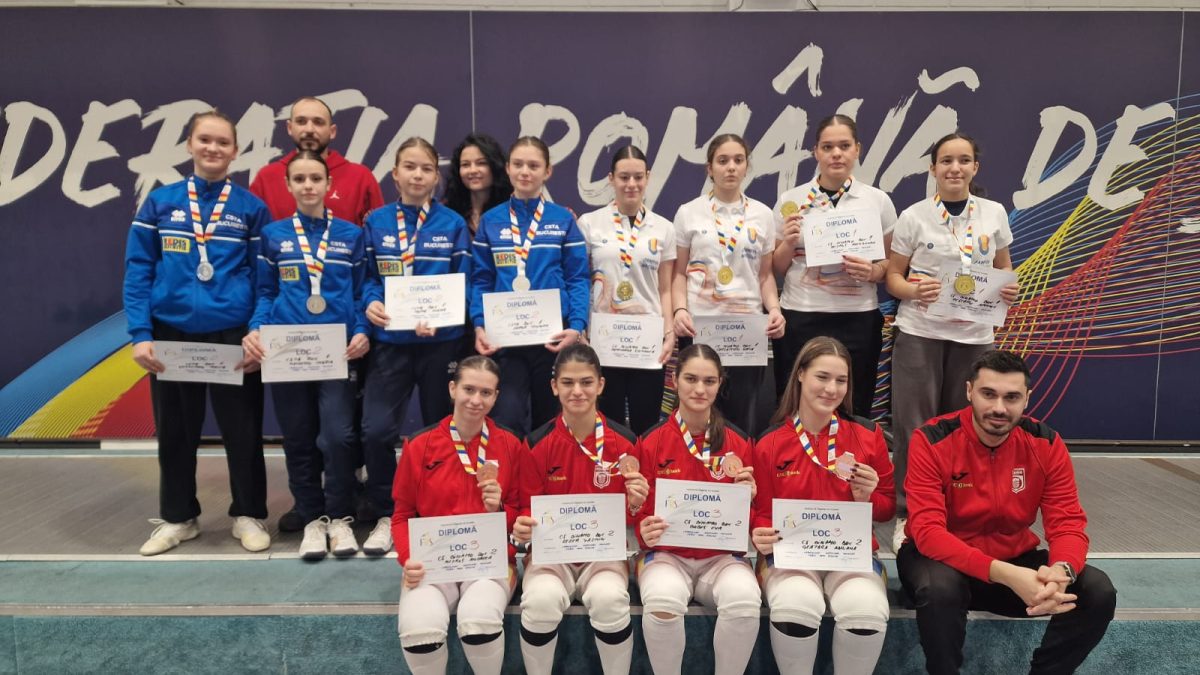 CS Dinamo 1 a luat titlul național al junioarelor la sabie feminin echipe!